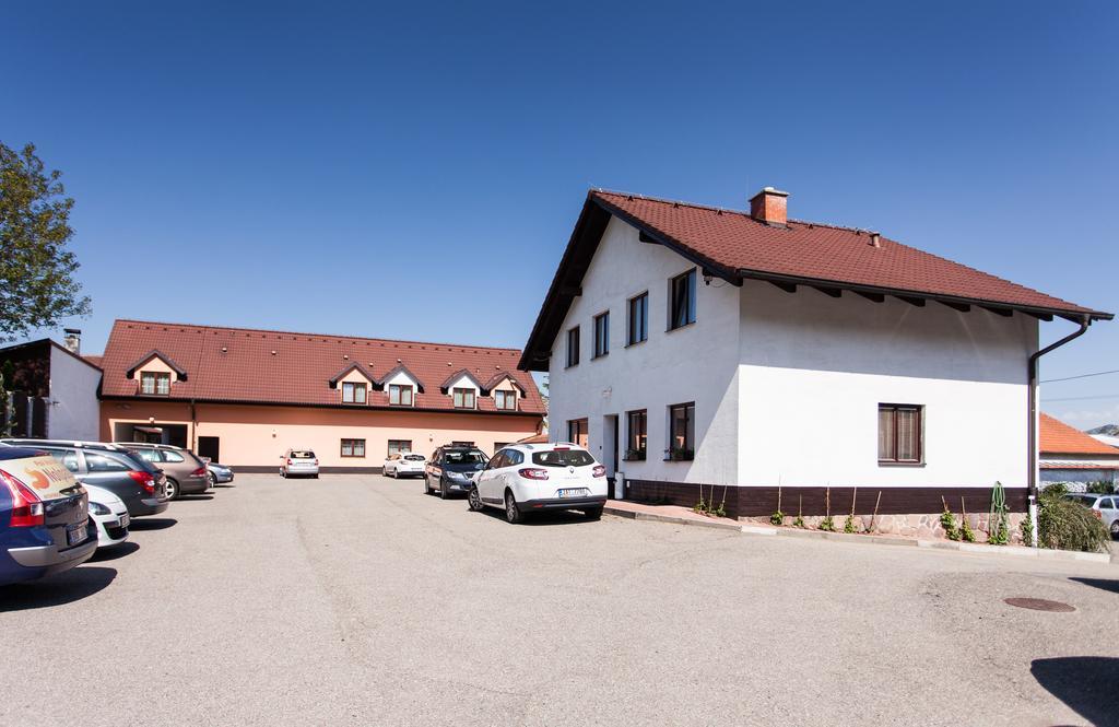 Hotel U Crliku Tetčice Zewnętrze zdjęcie